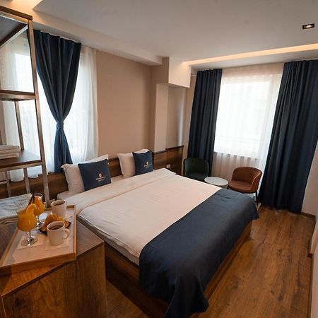 Monarch Boutique Hotel Prizren Exterior photo