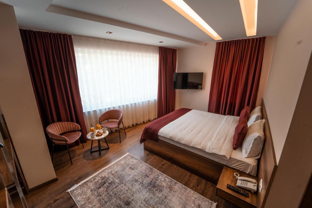 Monarch Boutique Hotel Prizren Exterior photo