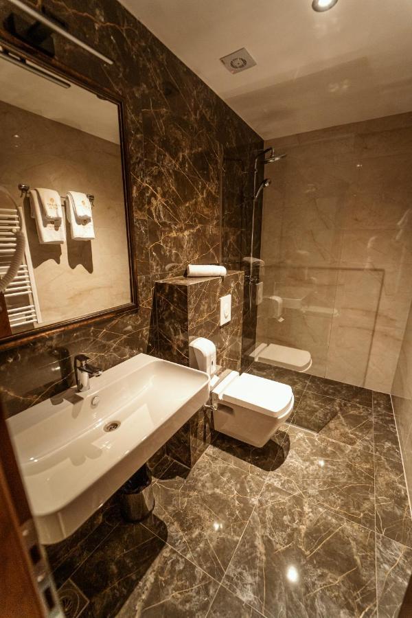 Monarch Boutique Hotel Prizren Exterior photo