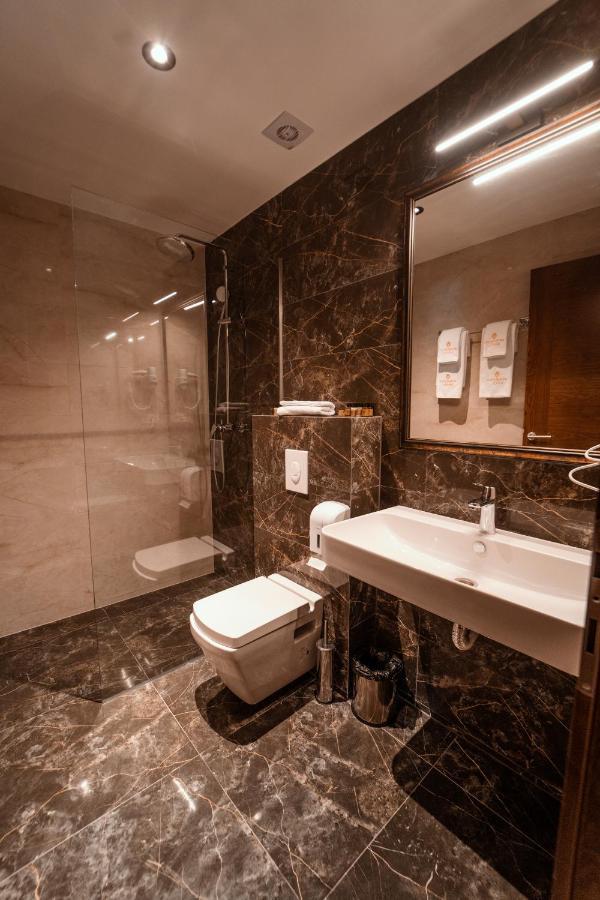 Monarch Boutique Hotel Prizren Exterior photo